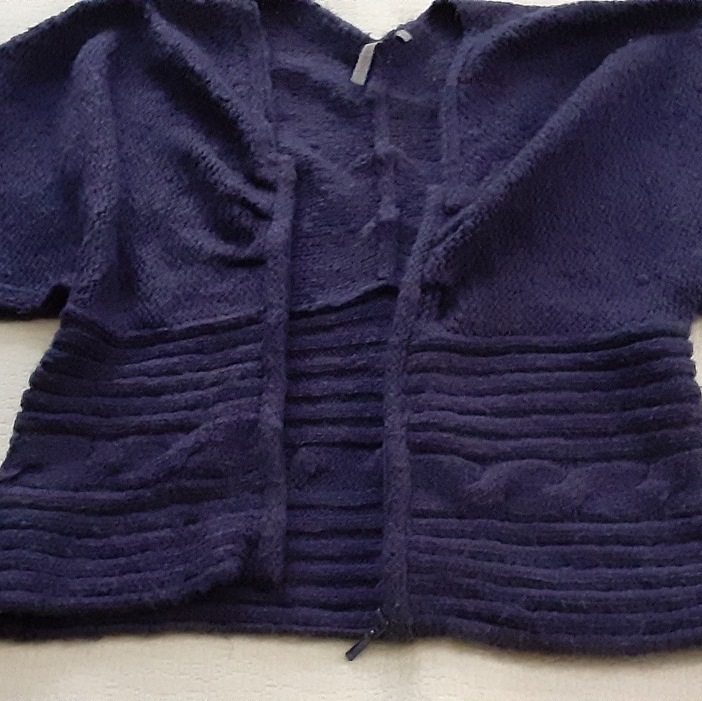 Sweater - Picture 5 of 5